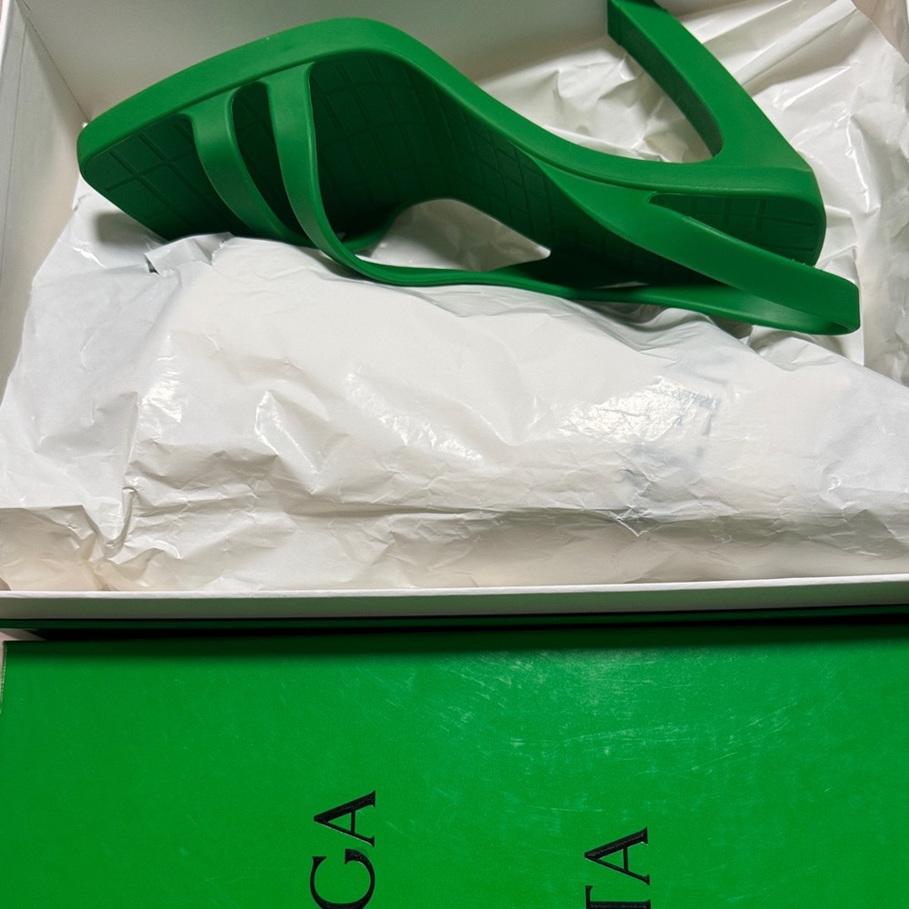 Bottega Veneta Vibrant Green Strappy Heels